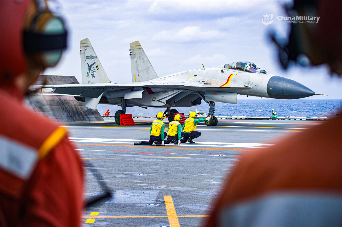 青岛海军航空兵部队，捍卫海疆的坚强力量，青岛海军航空兵部队，捍卫海疆的钢铁卫士