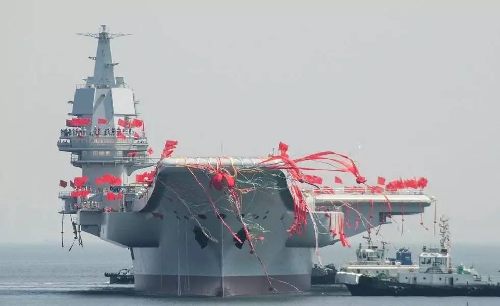 第二艘航空母舰中国，走向海洋强国的坚实步伐，中国第二艘航空母舰，海洋强国的坚定步伐