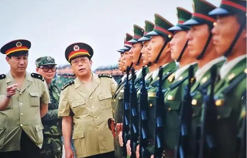 庆祝中华人民共和国成立五十周年阅兵大典，回顾与展望，中华人民共和国成立五十周年阅兵大典，回顾辉煌历程，展望崭新未来