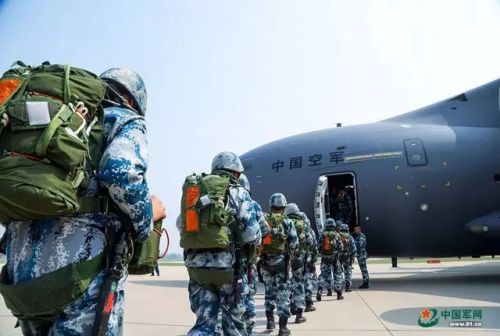 空降兵第十五军编制深度解析，旅师数量及组织结构探讨，空降兵第十五军深度解析，旅师编制与组织结构的探讨