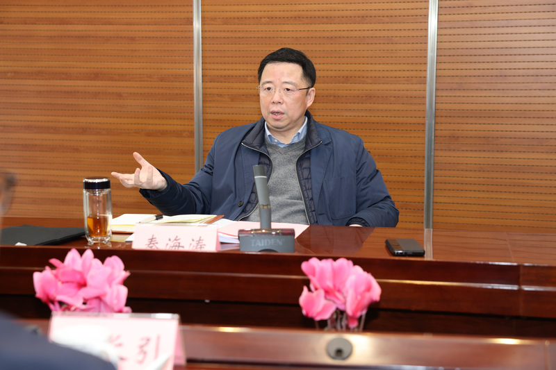 秦海波，浪潮中的勇者，秦海波，浪潮中的勇者先锋