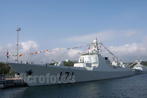 海军精英——海口号导弹驱逐舰舰长，海军精英，海口号导弹驱逐舰舰长风采展现