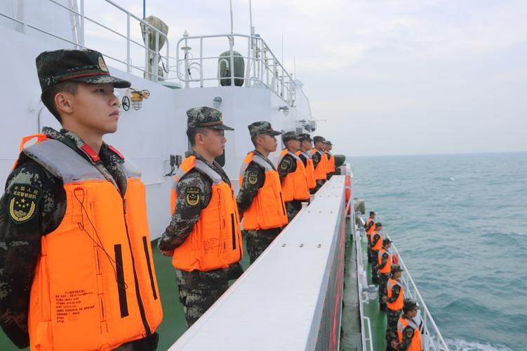 中国5000吨以上军舰数量及其影响力，中国大型军舰数量及其全球影响力展望