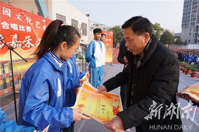 红色经典歌曲百首概览，红色经典歌曲百首概览，历史旋律的珍藏版