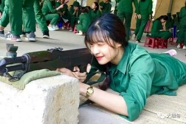 佤邦女兵跳舞视频，展现坚韧与活力的非凡瞬间，佤邦女兵跳舞，坚韧与活力的非凡展现