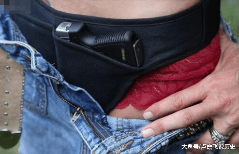 女子裤裆藏枪，社会现象下的深度思考，女子裤裆藏枪背后的社会现象深度剖析
