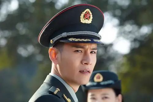 近视患者能否通过军校体检，聚焦在300度近视的问题，聚焦300度近视，军校体检能否通过？