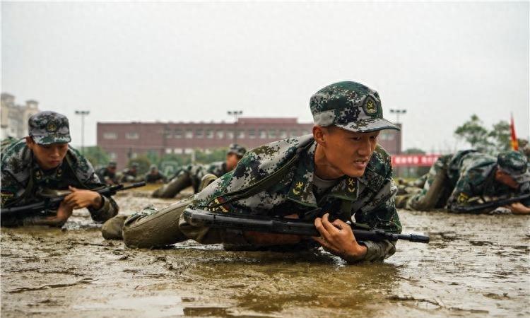 中国三大航母的名称及其意义，中国三大航母名称及其背后的意义
