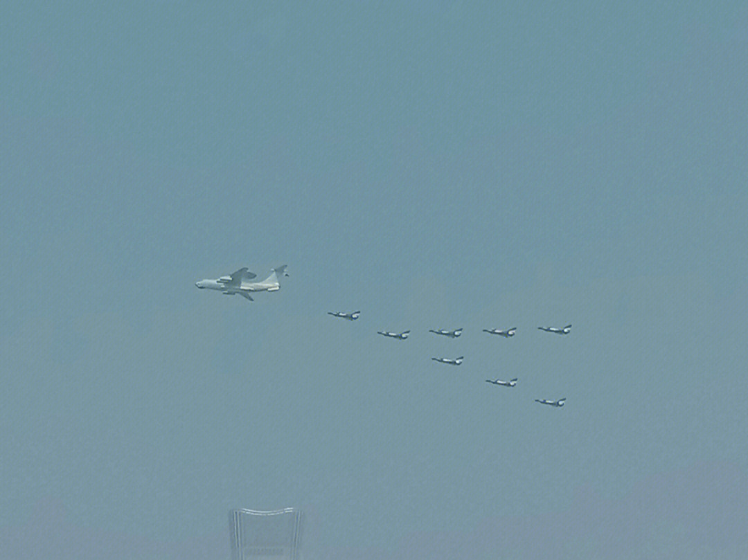 长空砺剑铸辉煌——记2019国庆大阅兵空中编队，长空砺剑铸辉煌，国庆大阅兵空中编队震撼展示