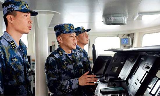 辽宁舰航母首位舰长，勇担重任，铸就辉煌，辽宁舰首位舰长勇担重任，铸就辉煌传奇