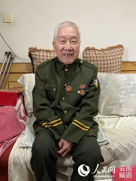 文在寅为什么不参加朝鲜战争，历史背景与个人选择的分析，文在寅不参加朝鲜战争的历史背景与个人选择探究