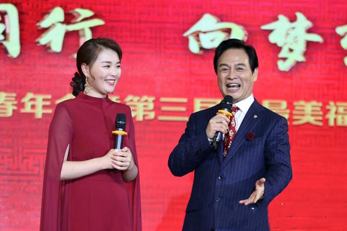 中央军事频道主持人的风采，一位优秀男主持人的独特魅力，中央军事频道优秀男主持人的独特魅力风采展示