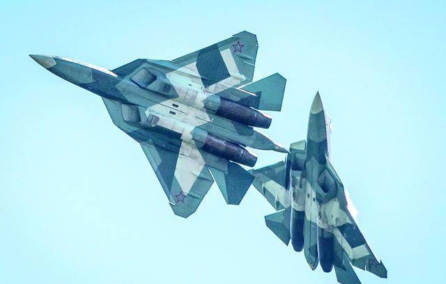 苏57与F22，空中霸主之间的较量，苏57与F22，空中霸主对决