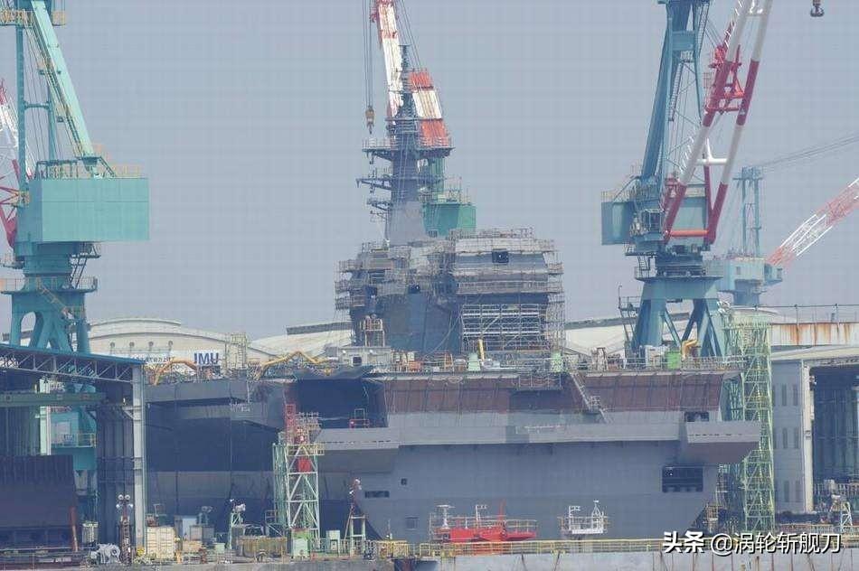 核动力航母，烟囱的存在与否与功能探讨，核动力航母烟囱的存在与功能探讨