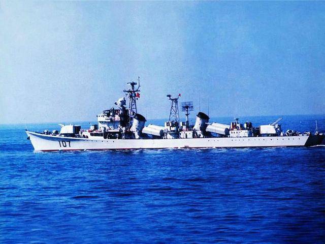 关于我国海军051型导弹驱逐舰退役的探讨，我国海军051型导弹驱逐舰退役探析