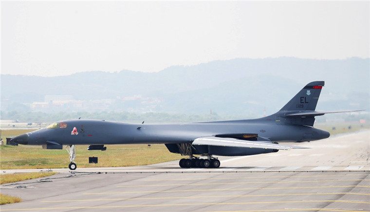 中国最牛逼的轰炸机，震撼长空的力量象征，中国最强轰炸机，长空震撼的力量象征