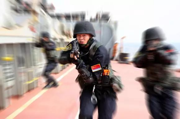 胡豪威蛟龙突击队，铁血豪情铸就荣耀传奇，胡豪威蛟龙突击队，铁血豪情铸就荣耀传奇之路