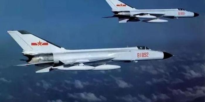 歼8与米格21，尺寸对比与解析，歼8与米格21尺寸对比解析，深度对比探讨两款经典战机尺寸差异