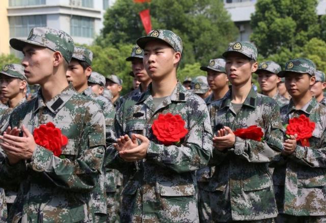 关于我国军队在2021年的入伍年龄限制分析，2021年我国军队入伍年龄限制解析