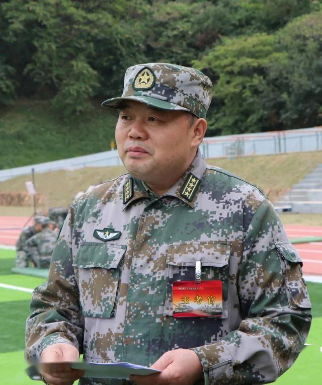 47集团军防空旅移防之旅长的使命与担当——吴军少将的领导力与坚韧精神，吴军少将的使命与担当，47集团军防空旅移防之旅的领导力与坚韧精神