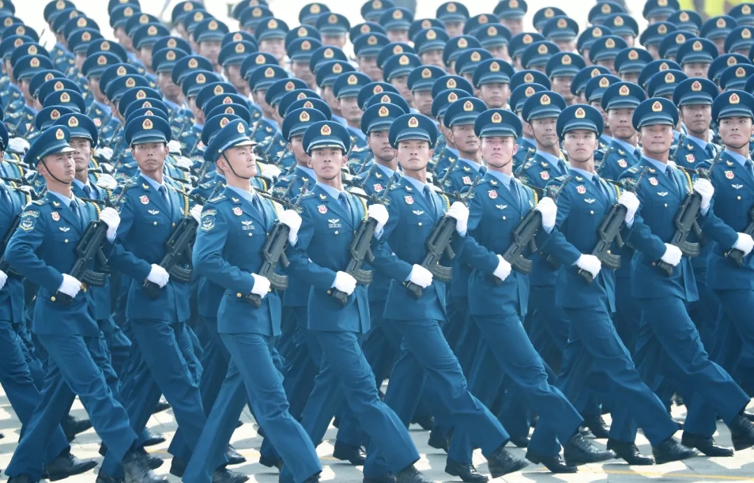 阅兵方队中的艺术，探究为何阅兵方队选择352人排列方式，阅兵方队中的艺术，揭秘为何选择352人排列方式的探究