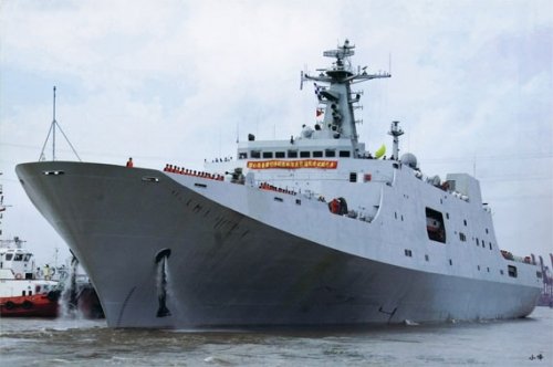 我军船坞登陆舰，强大的海上力量与战略支撑点，我军船坞登陆舰，强大的海上力量与战略支撑核心