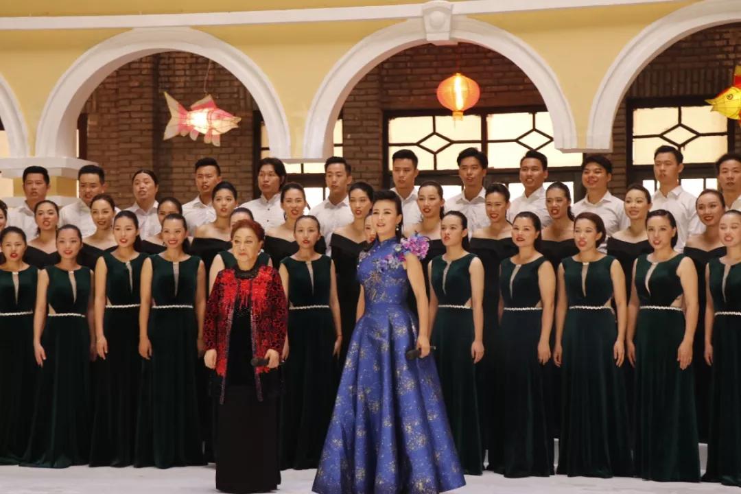 一条大河歌曲原唱郭兰英，歌声中的情感与时代的记忆，一条大河歌曲原唱郭兰英，歌声里的情感与时代记忆