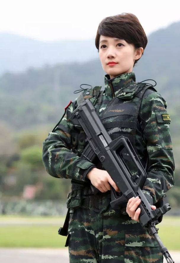 军事女主持人，展现力量与魅力的独特群体，军事女主持人，力量与魅力的独特风采