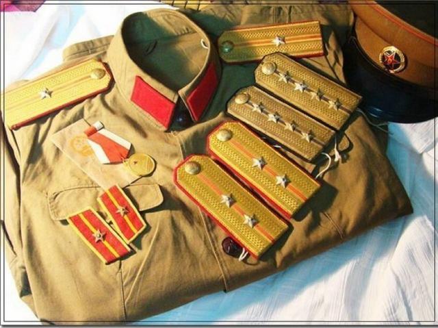 老军服图片，历史的印记与时代的记忆，老军服图片，历史的印记与时代记忆