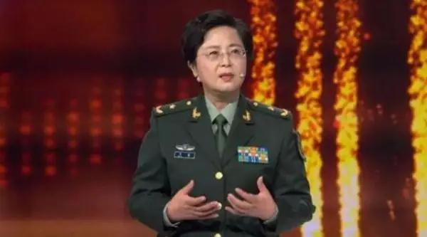 尹梦，军事频道的女主持人之光，尹梦，军事频道女主持人之星光闪耀