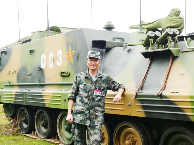 红九连——十六集团军四十六师一三六团中的钢铁先锋，红九连，钢铁先锋，十六集团军四十六师一三六团的荣耀