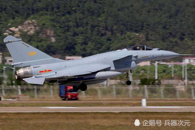 歼-10战斗机及其发动机配置解析，歼-10战斗机发动机配置深度解析