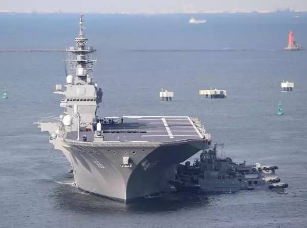 第四艘准航母登场，中国海军力量再添新篇章，中国海军力量再添新篇章，第四艘准航母登场亮相