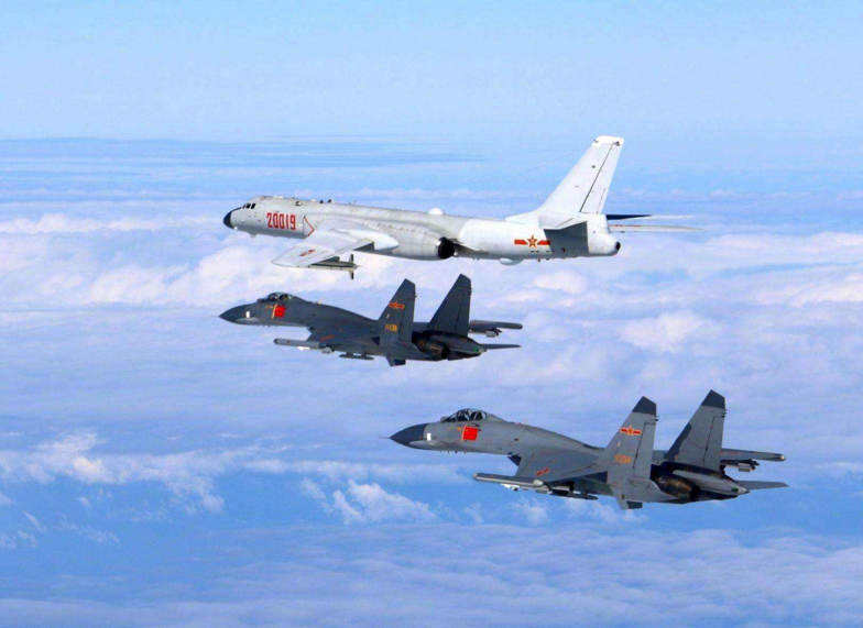 中国空军装备飞机，翱翔新时代的空中力量，中国空军装备飞机，新时代空中力量的翱翔