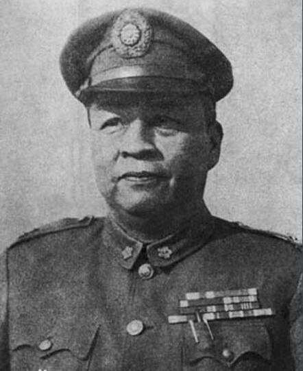 海南岛战役前把自己打伤的将领，英勇无畏的军事荣耀与自我牺牲精神，海南岛战役将领的自我牺牲与英勇军事荣耀，将领伤己展现无畏精神