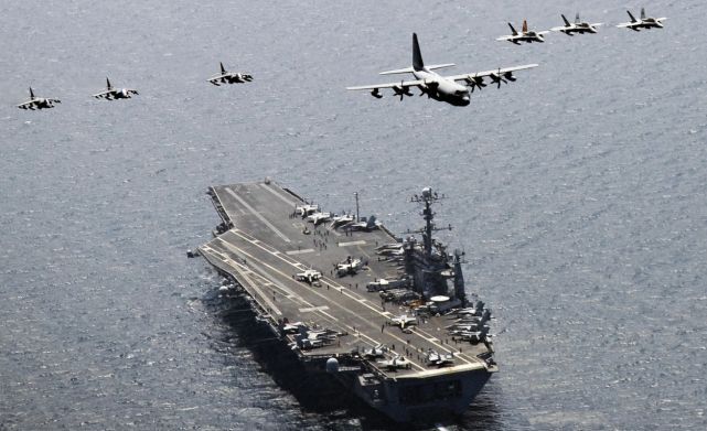 航空母舰发射时间，全球军事力量的壮丽瞬间，航空母舰发射瞬间，全球军事力量的震撼展现