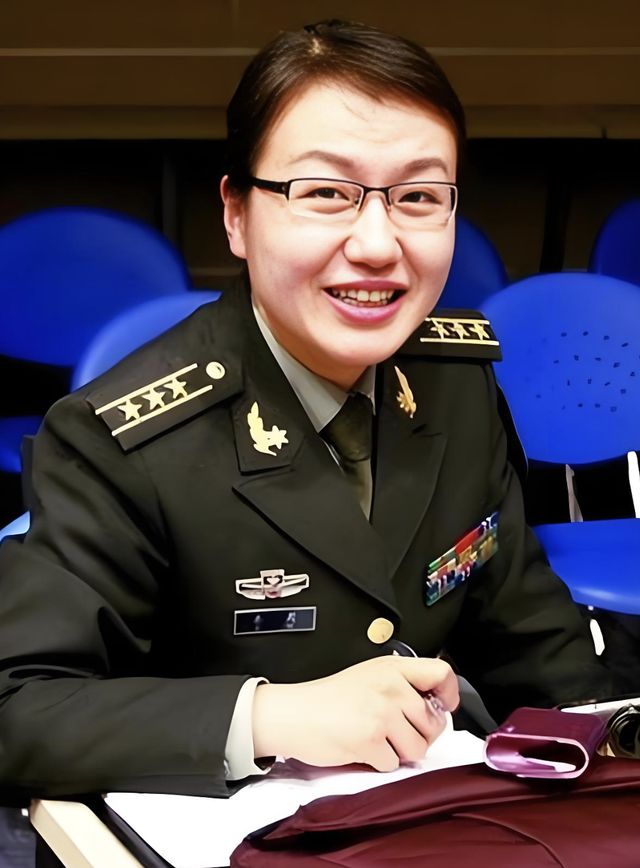 李莉国防大学简历，一位杰出军事人才的成长历程，李莉国防大学成长历程，杰出军事人才的铸就之路