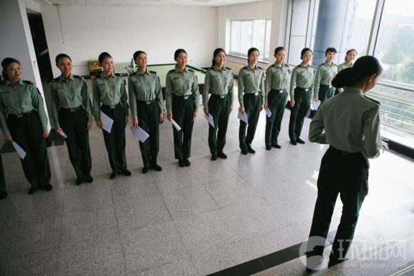 三军仪仗队退役复学，荣耀与担当的交织，三军仪仗队退役复学，荣耀与担当并重