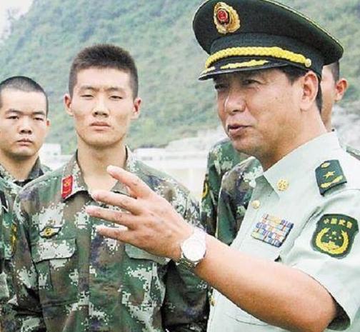 丁晓兵军衔，一位卓越将领的荣耀之路，丁晓兵军衔，卓越将领的荣耀之路