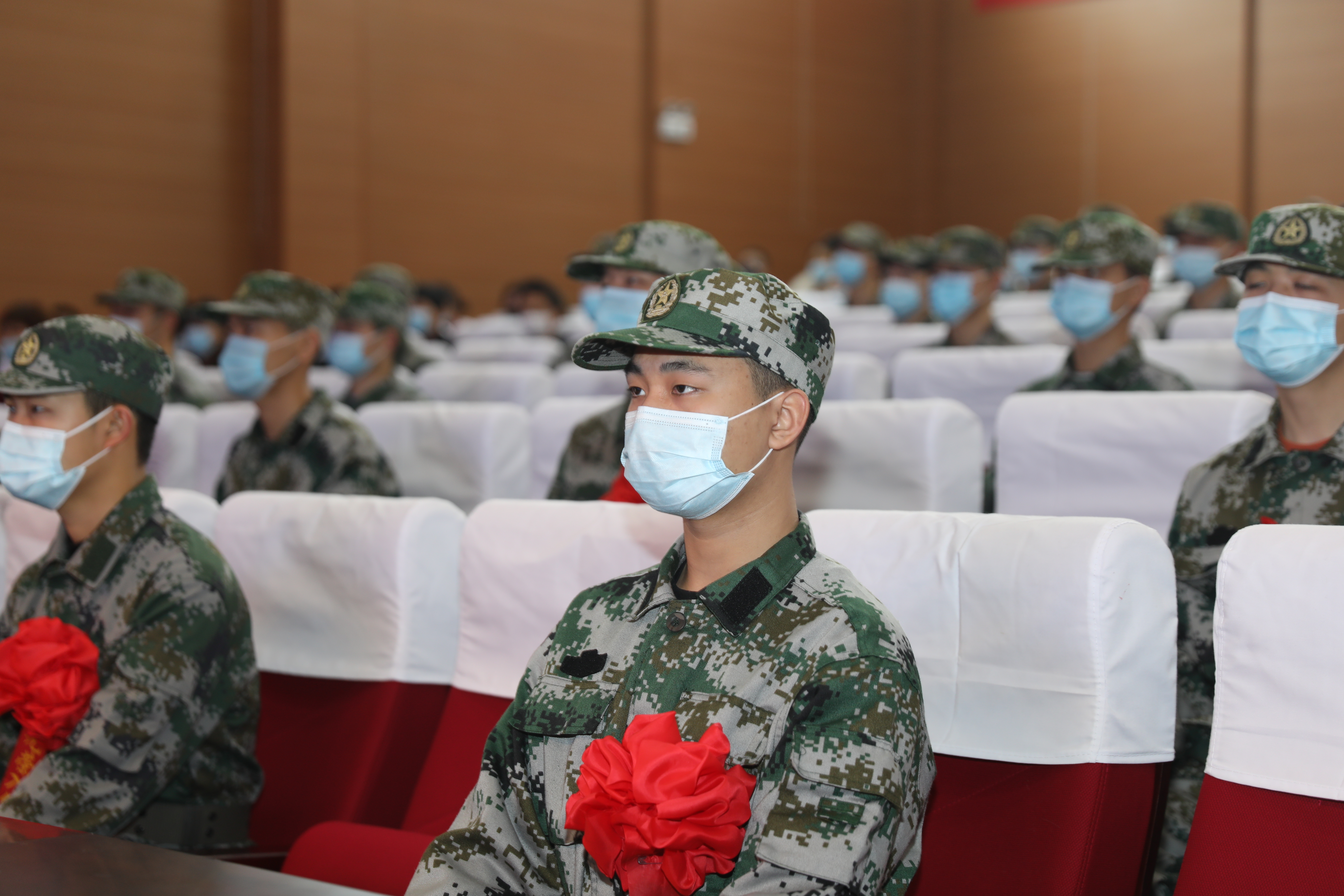 新兵启程，2021年入伍视频见证青春热血，青春热血，新兵启程，2021年入伍见证成长之路