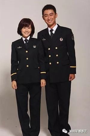探索07式军官冬常服，设计细节与功能特点，揭秘07式军官冬常服，设计细节与功能特点全解析
