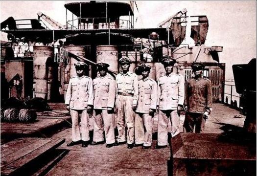 福建舰女舰长，破浪前行的巾帼英雄，福建舰女舰长，破浪前行的巾帼英雄传奇