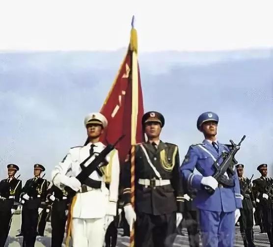 三军仪仗队图片PPT背景，荣耀与威严的象征，三军仪仗队图片PPT背景，荣耀与威严的永恒象征
