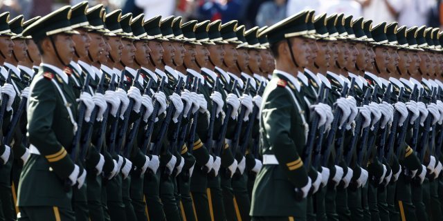 阅兵武警方队图片，荣耀的瞬间，力量的展现，阅兵武警方队风采，荣耀瞬间展现力量之美