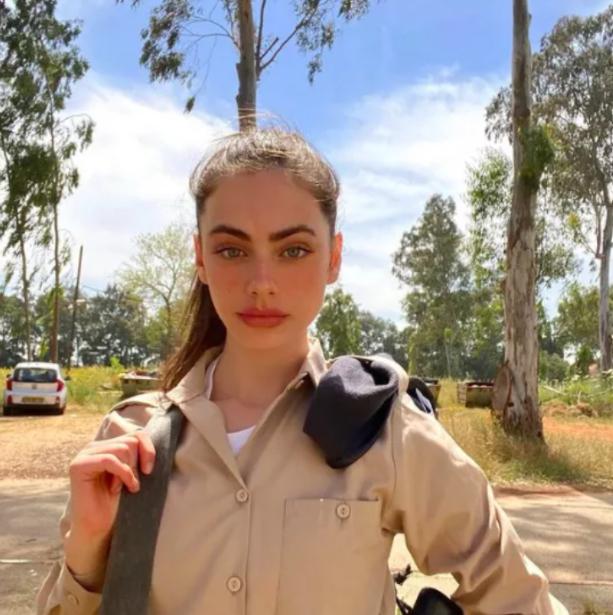 超霸气中国女兵的照片，展现力量与荣耀的瞬间，超霸气中国女兵瞬间，力量与荣耀的展现