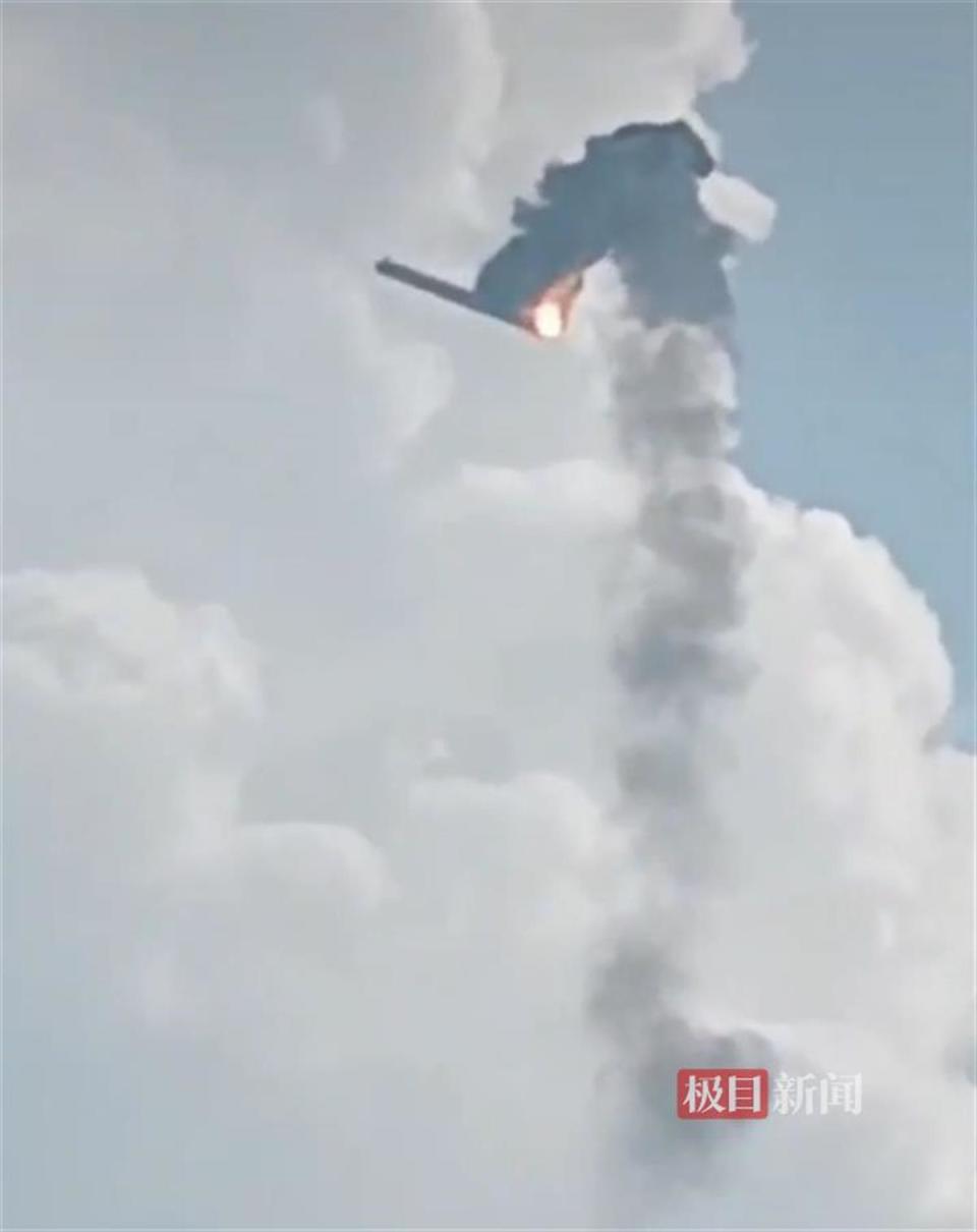 火箭飞至半空坠落爆炸，探索背后的真相与挑战，火箭半空坠落爆炸事件背后的真相与挑战探索