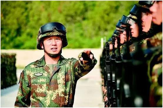 二炮改名为火箭军的意义，重塑战略威慑力量与新时代的军改步伐，二炮更名为火箭军，重塑战略威慑力量，迈进新时代军改步伐