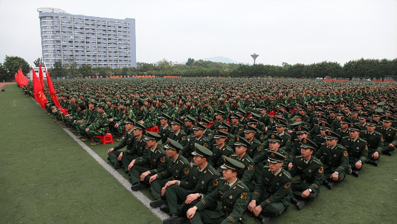 国防大学校长与书记的职权比较，国防大学校长与书记职权对比解析