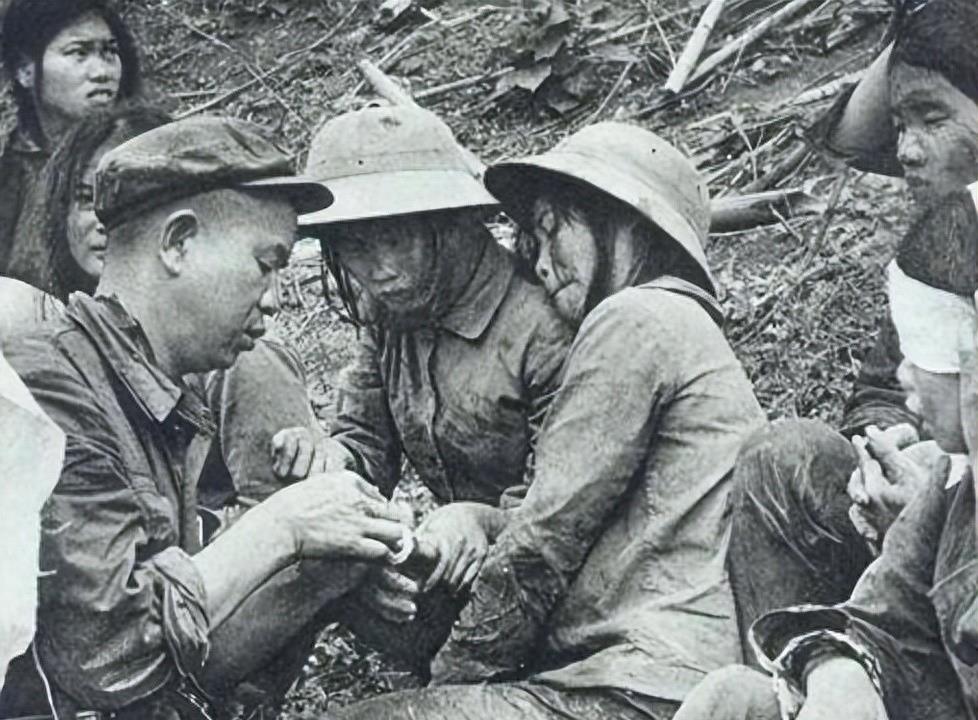 越南残暴对待中国女兵，历史与现实的反思，越南对待中国女兵的历史与现实反思，残暴行为的警示与反思