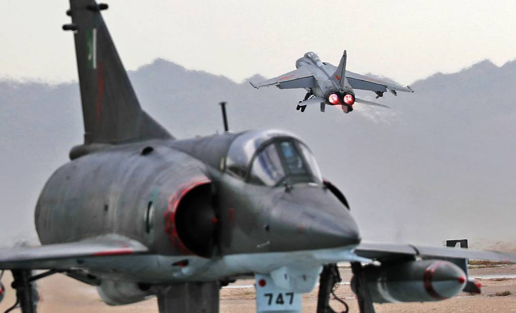 中巴空军雄鹰联训，深化合作，共铸空中新篇章，中巴空军雄鹰联训，深化合作，共铸空中新篇章